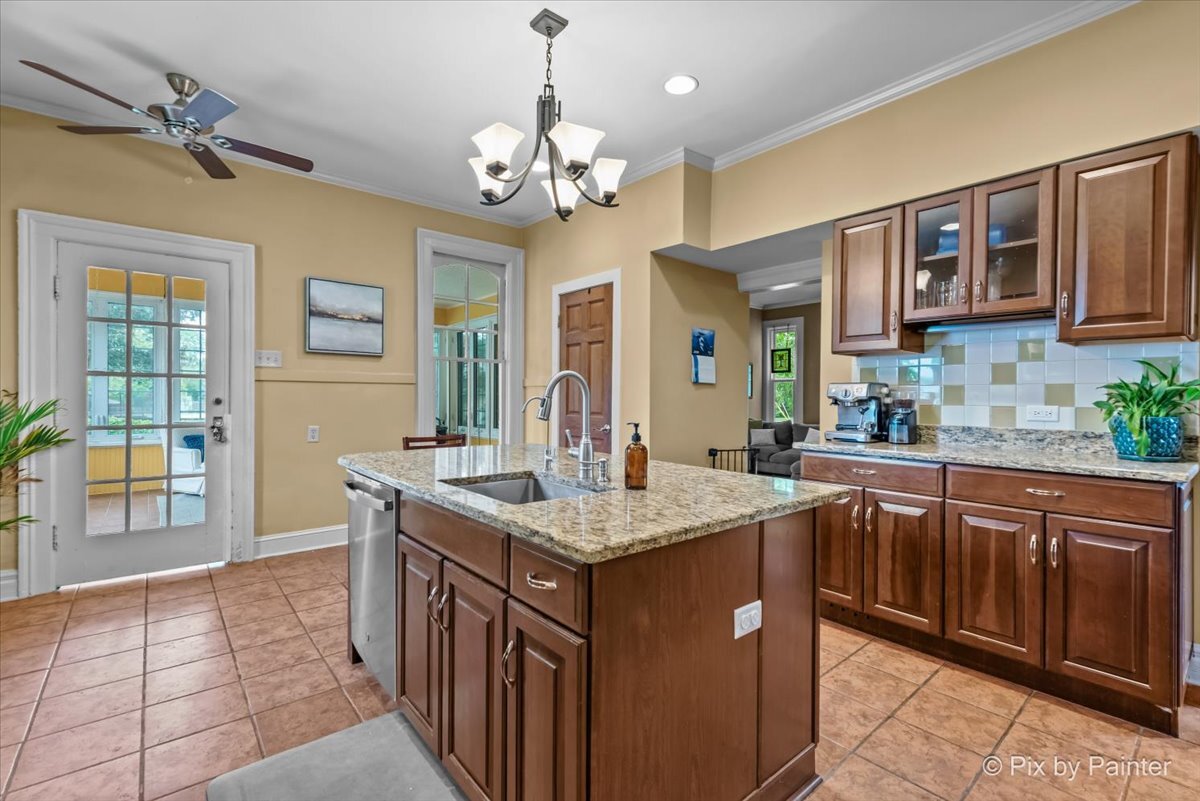 956 South Street, Elgin, IL 60123