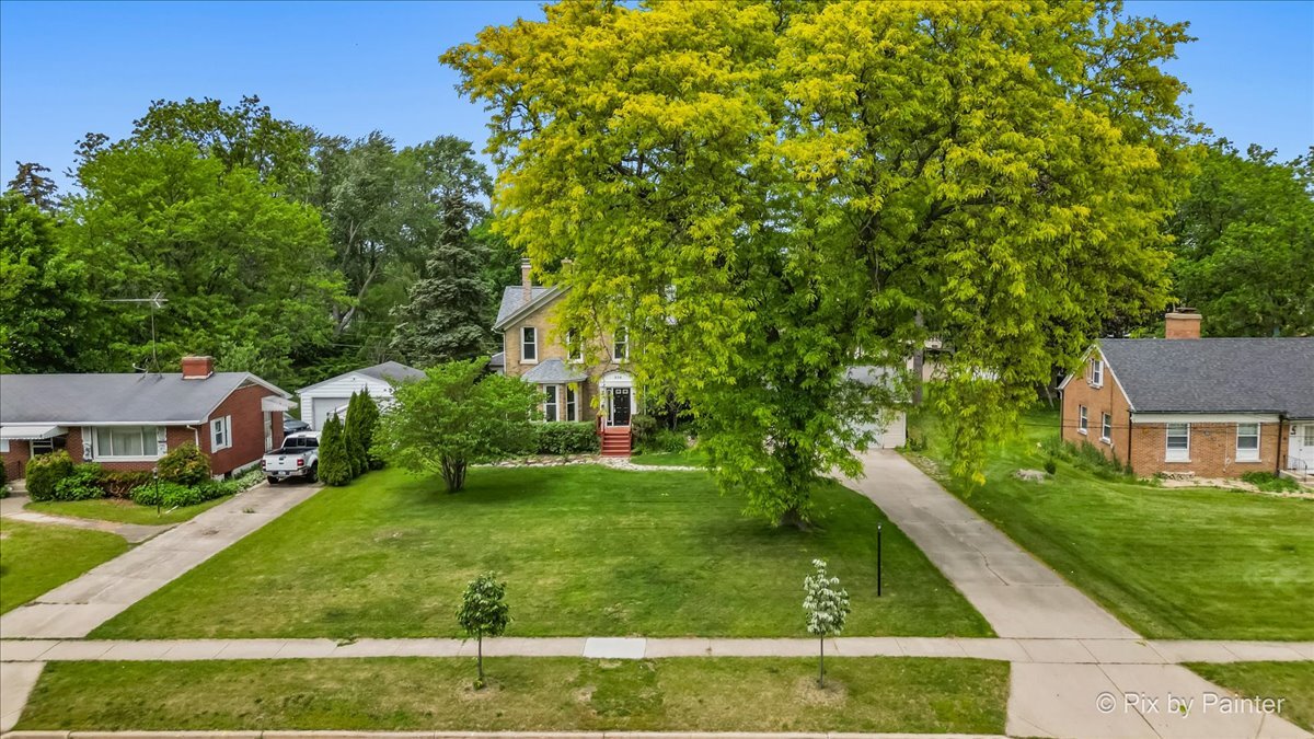 956 South Street, Elgin, IL 60123