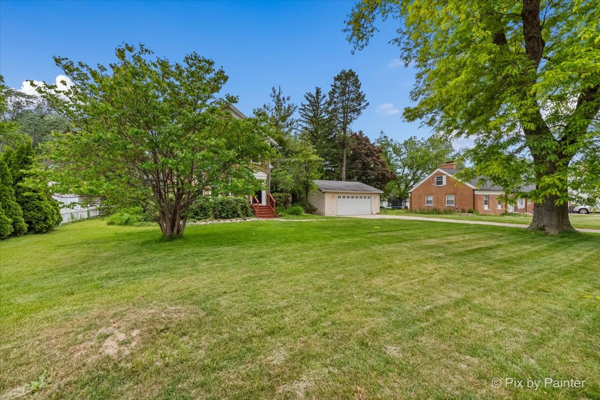 956 South Street, Elgin, IL 60123