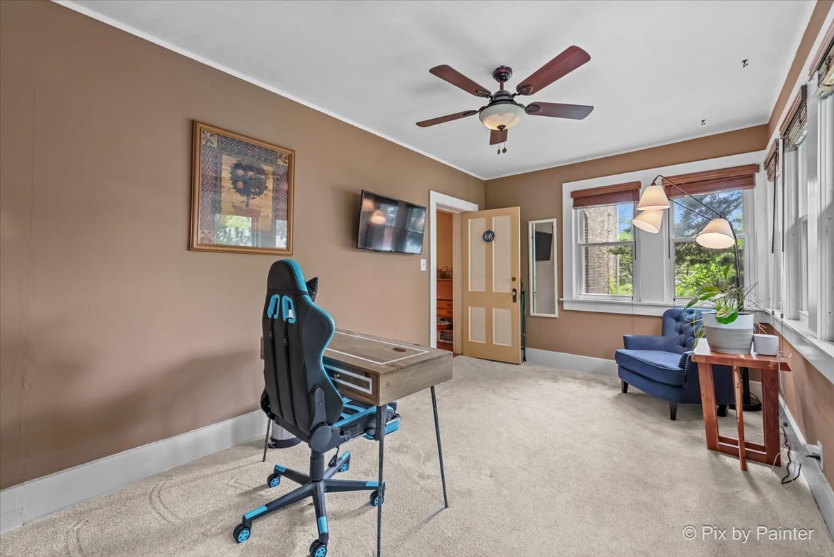 956 South Street, Elgin, IL 60123