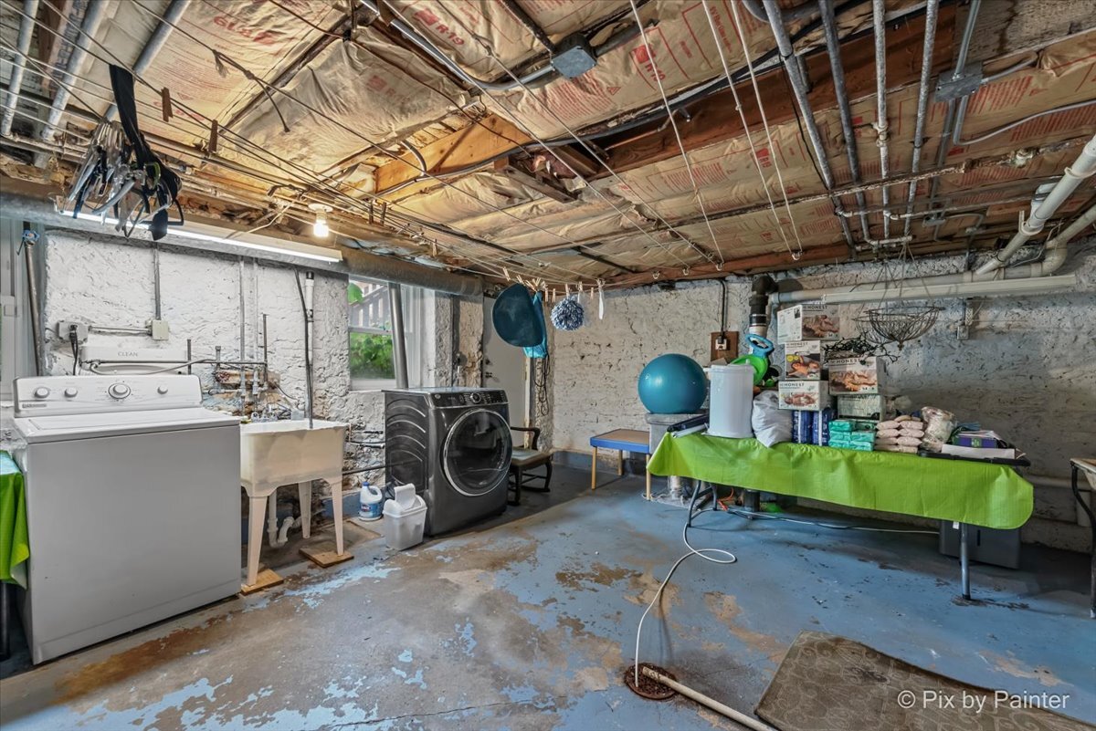 956 South Street, Elgin, IL 60123