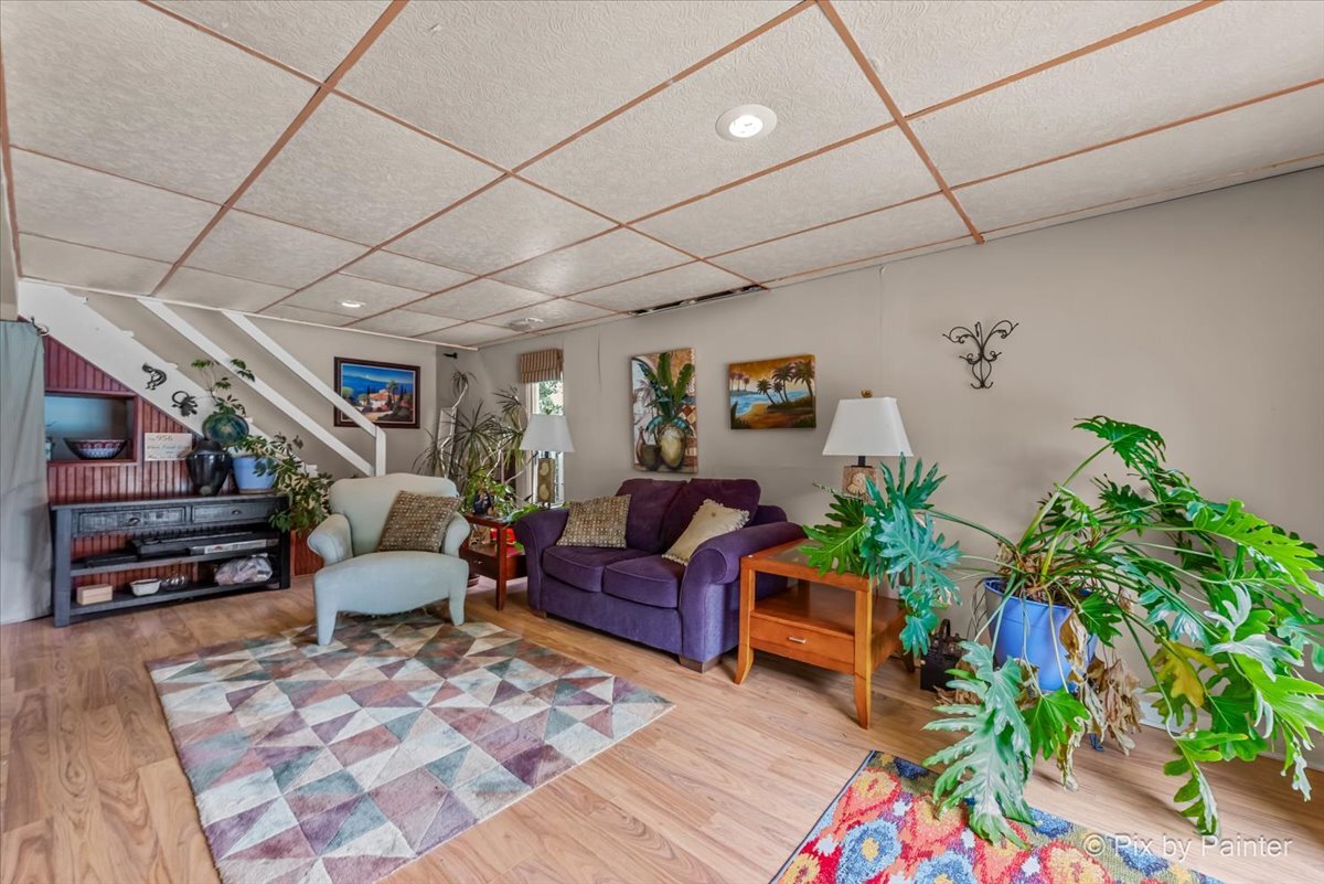 956 South Street, Elgin, IL 60123