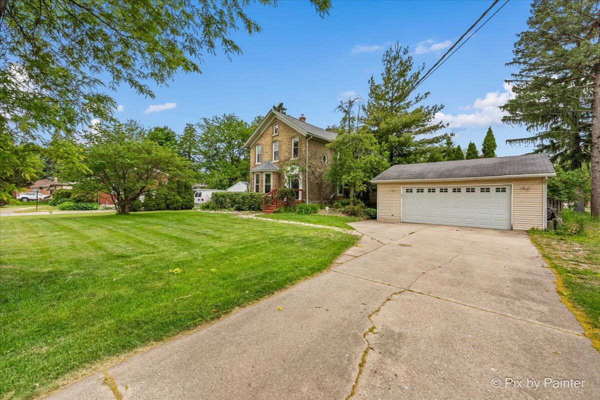 956 South Street, Elgin, IL 60123