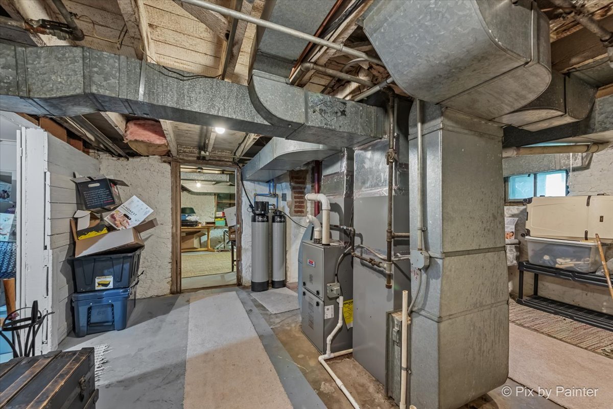 956 South Street, Elgin, IL 60123