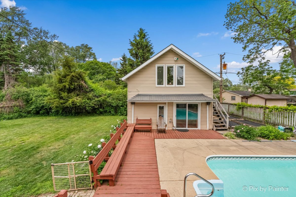 956 South Street, Elgin, IL 60123