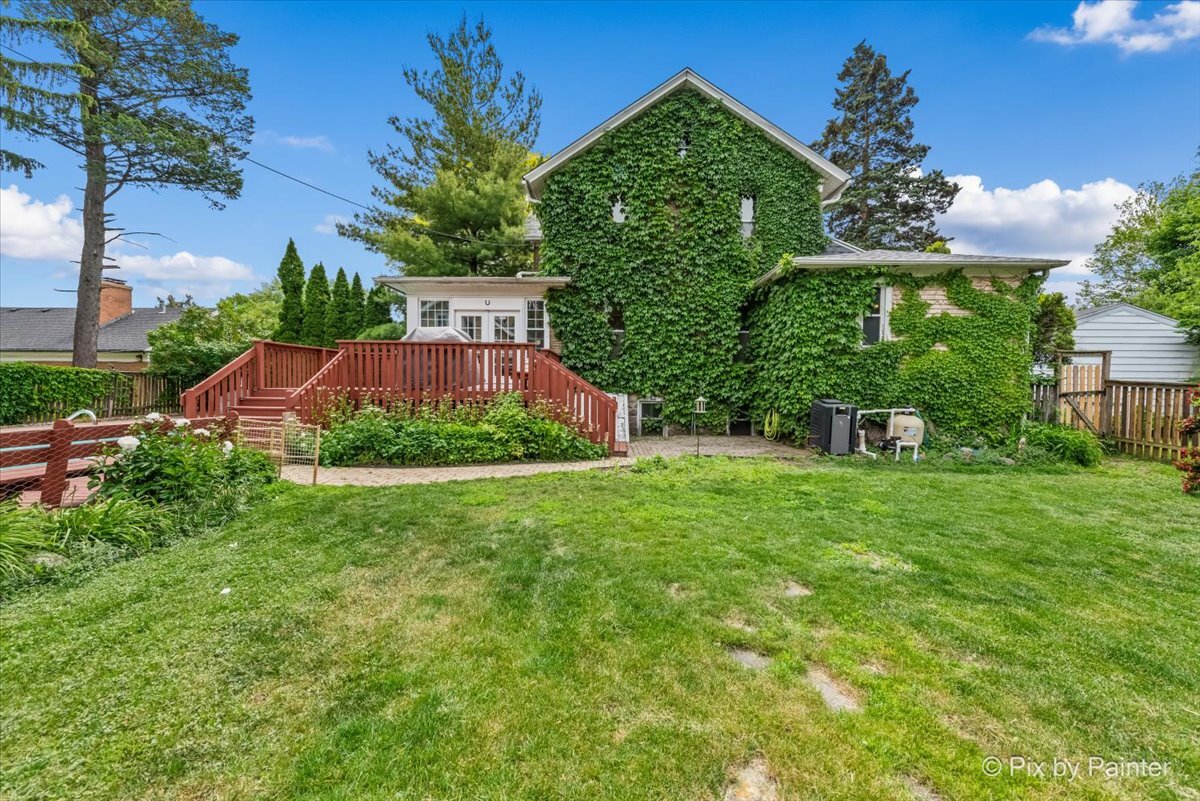 956 South Street, Elgin, IL 60123