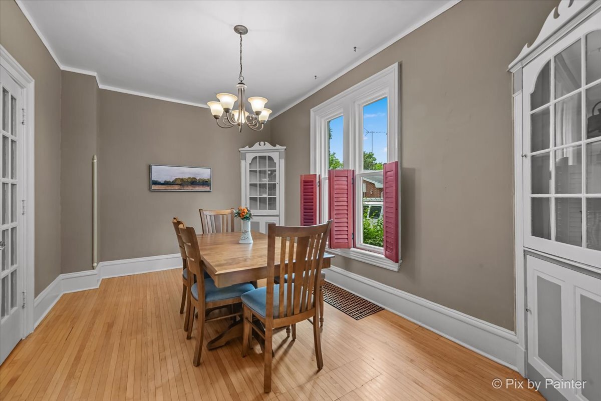 956 South Street, Elgin, IL 60123