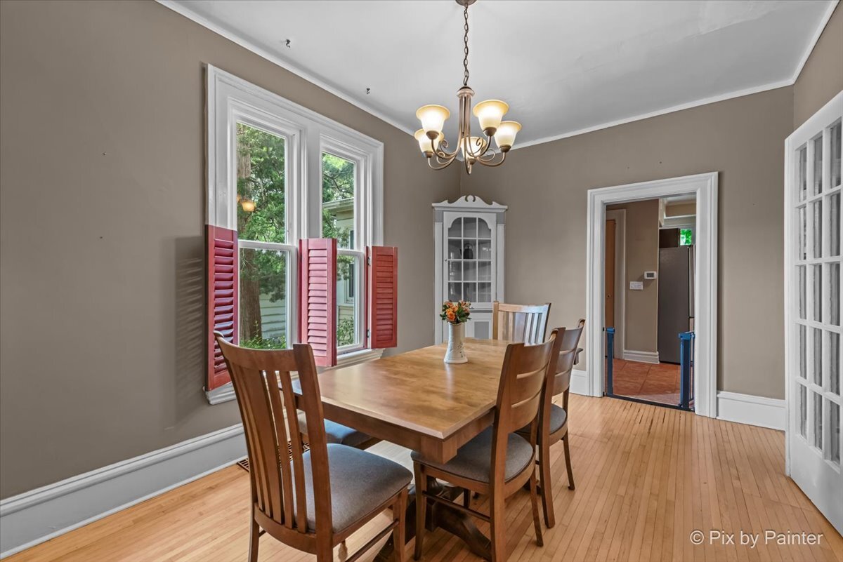 956 South Street, Elgin, IL 60123