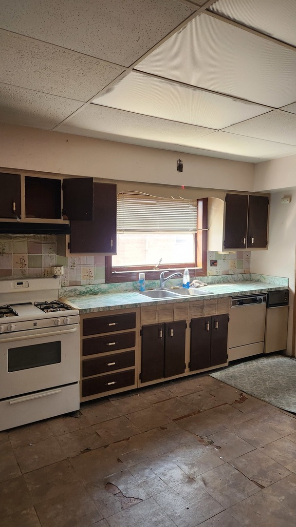 1832 S Central Avenue, Cicero, IL 60804