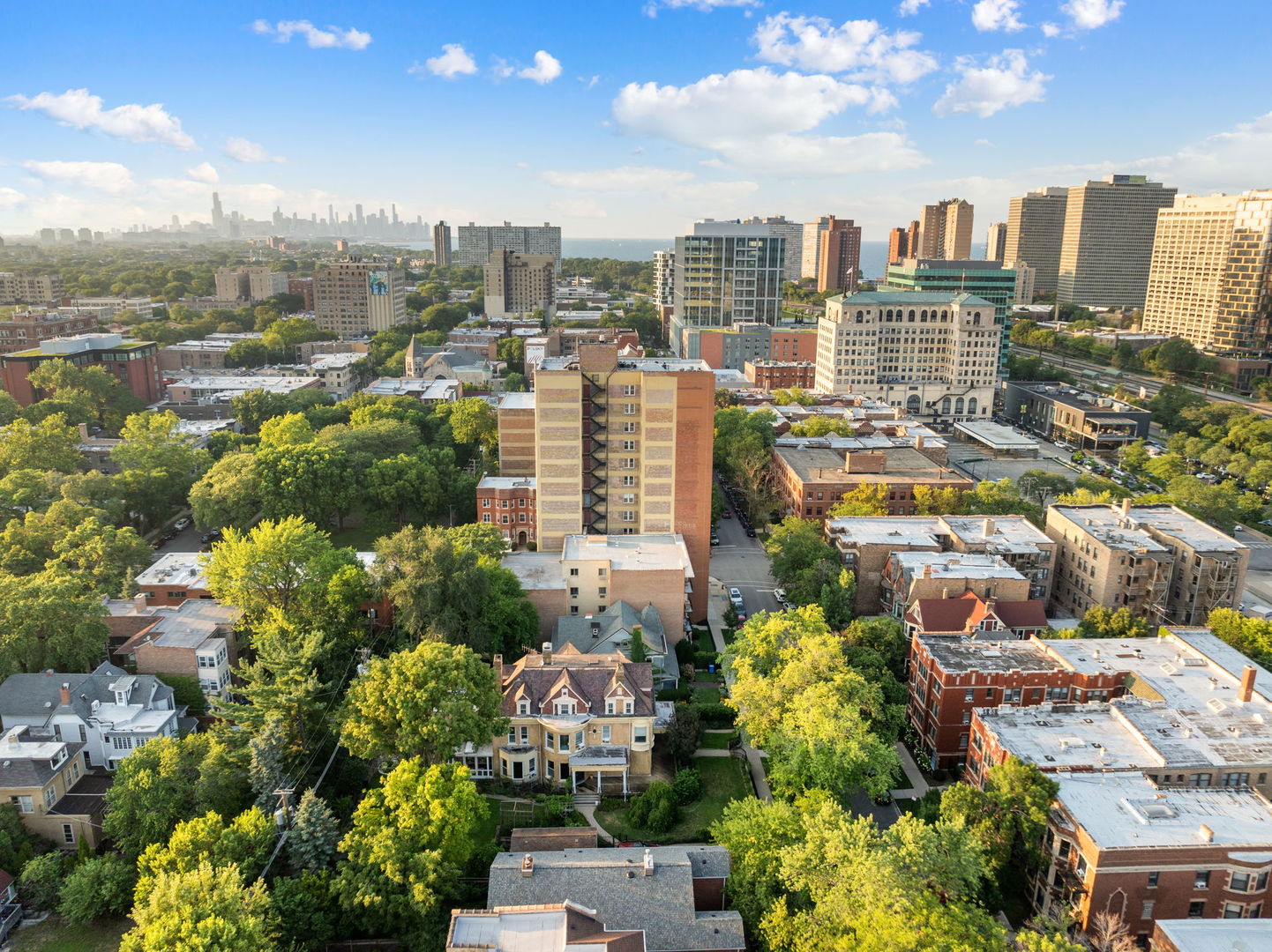 5400 S Harper Avenue #1401, Chicago, IL 60615