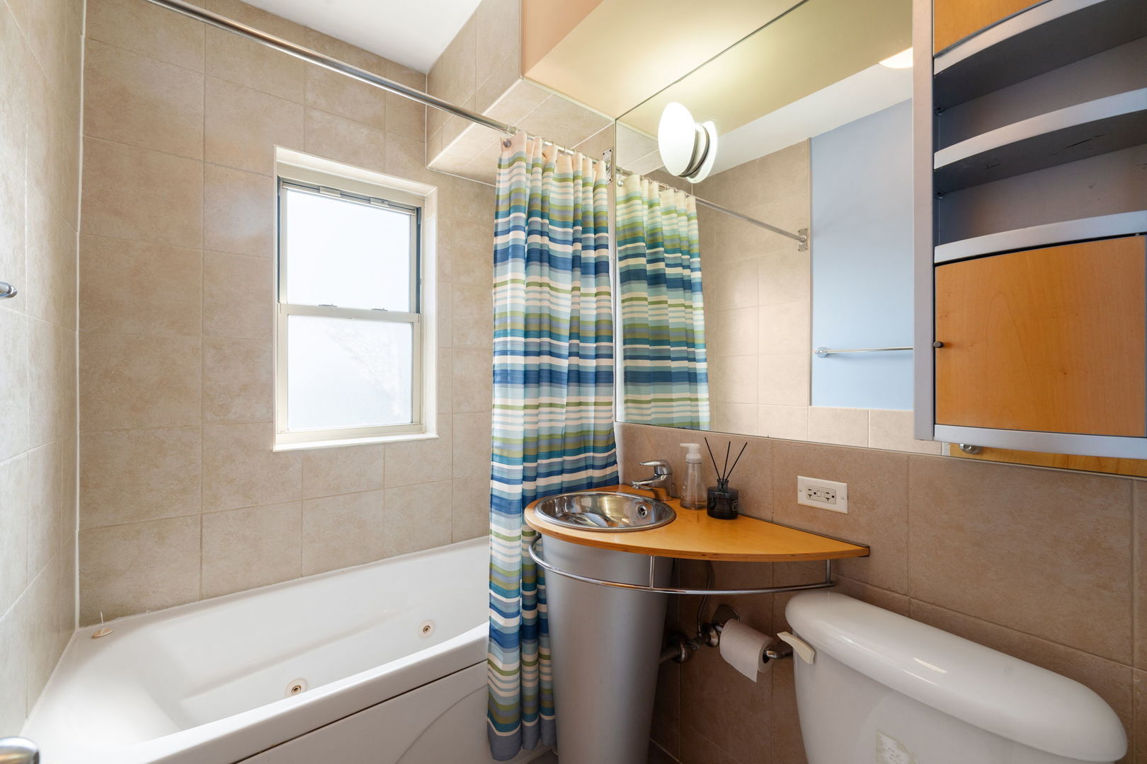 5400 S Harper Avenue #1401, Chicago, IL 60615