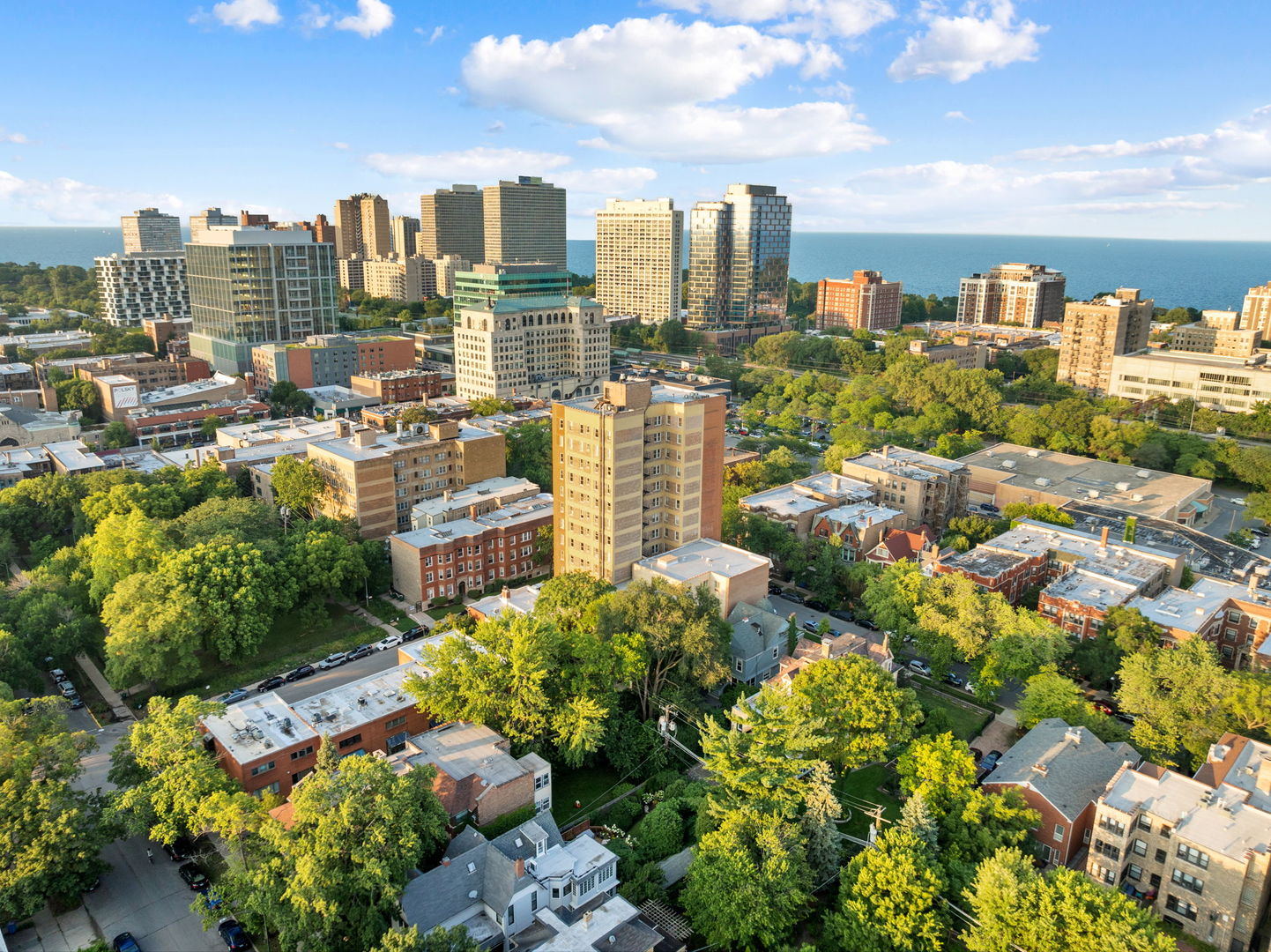 5400 S Harper Avenue #1401, Chicago, IL 60615