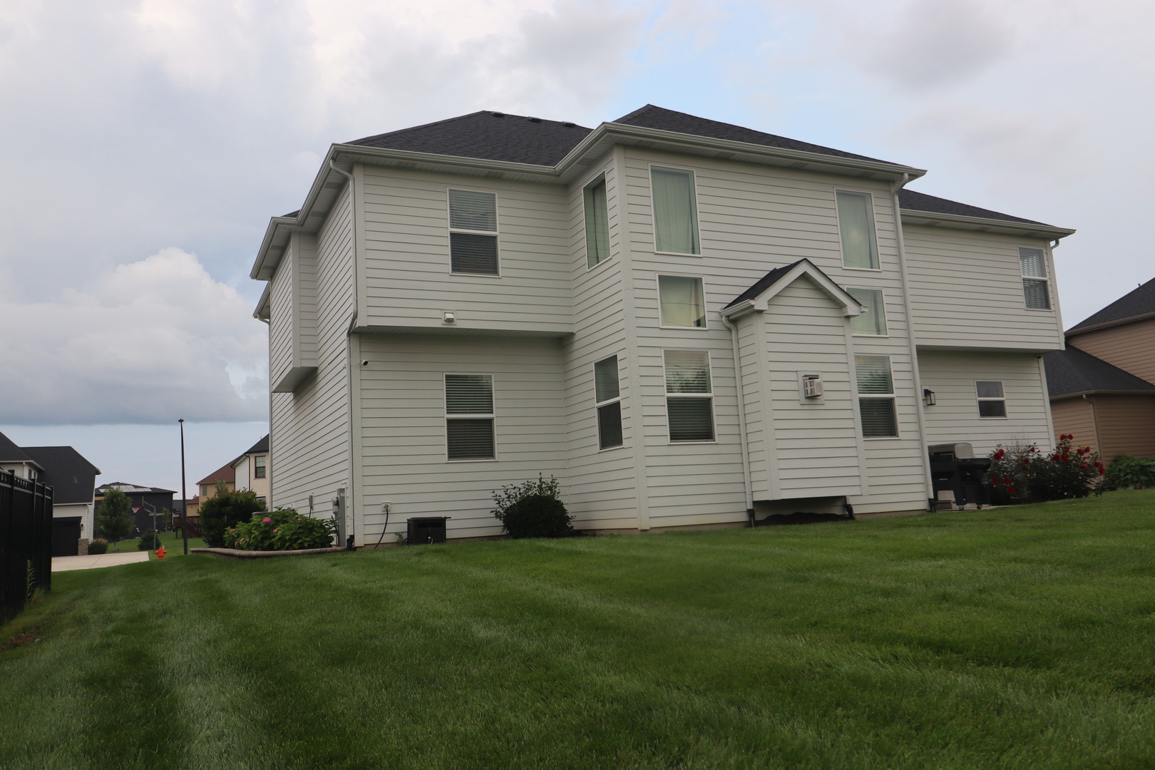 4215 Chinaberry Lane, Naperville, IL 60564