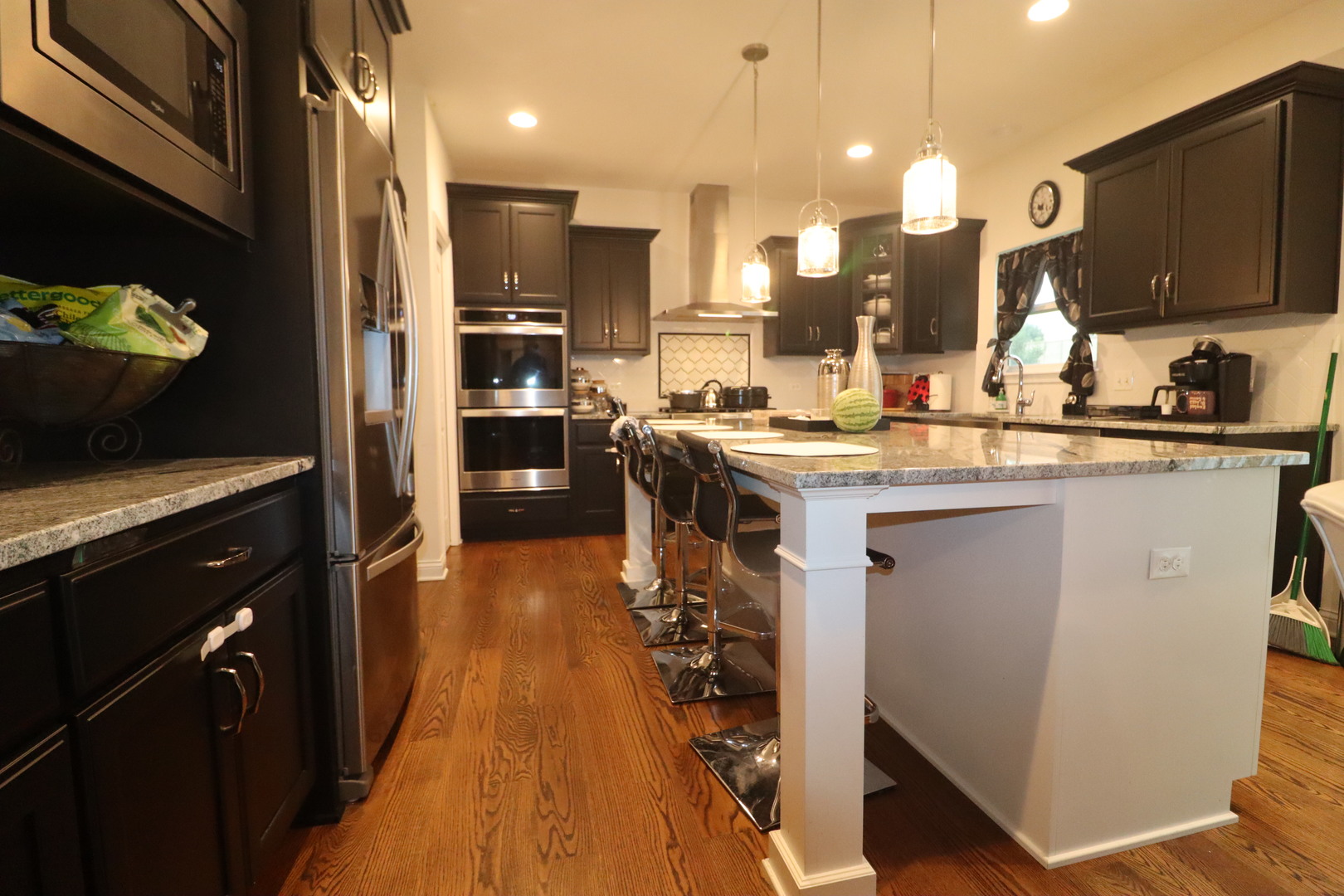 4215 Chinaberry Lane, Naperville, IL 60564