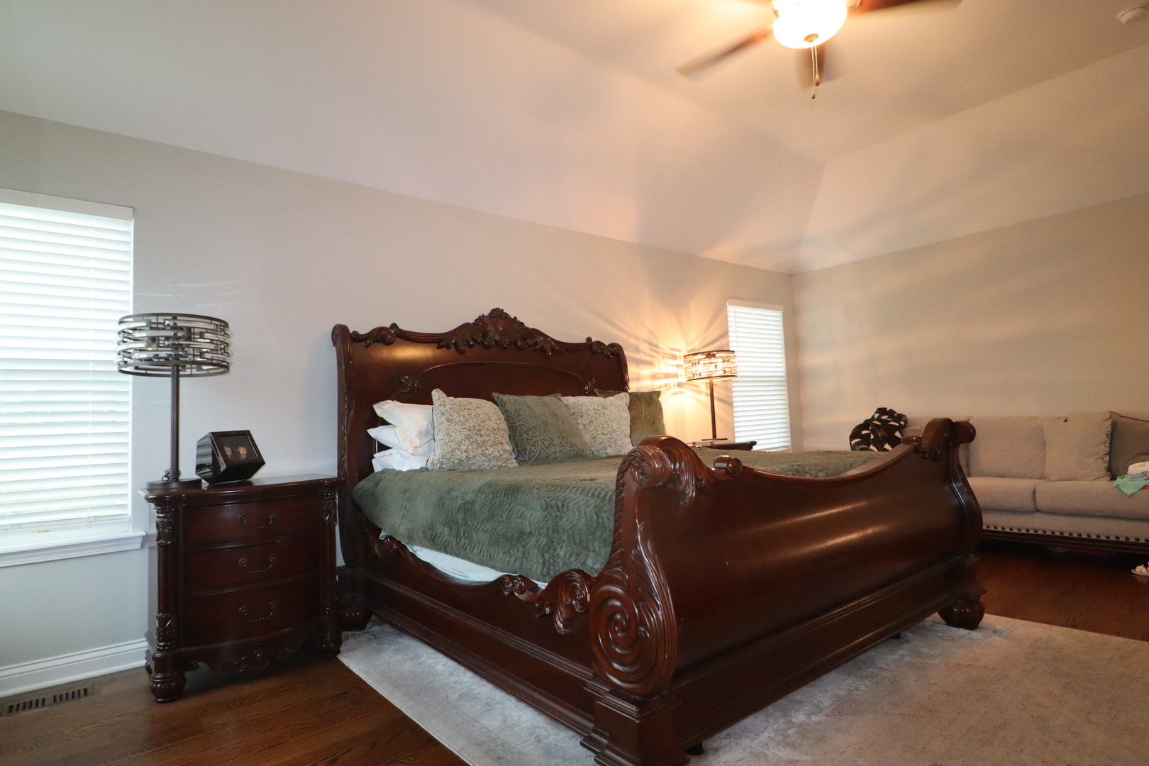 4215 Chinaberry Lane, Naperville, IL 60564