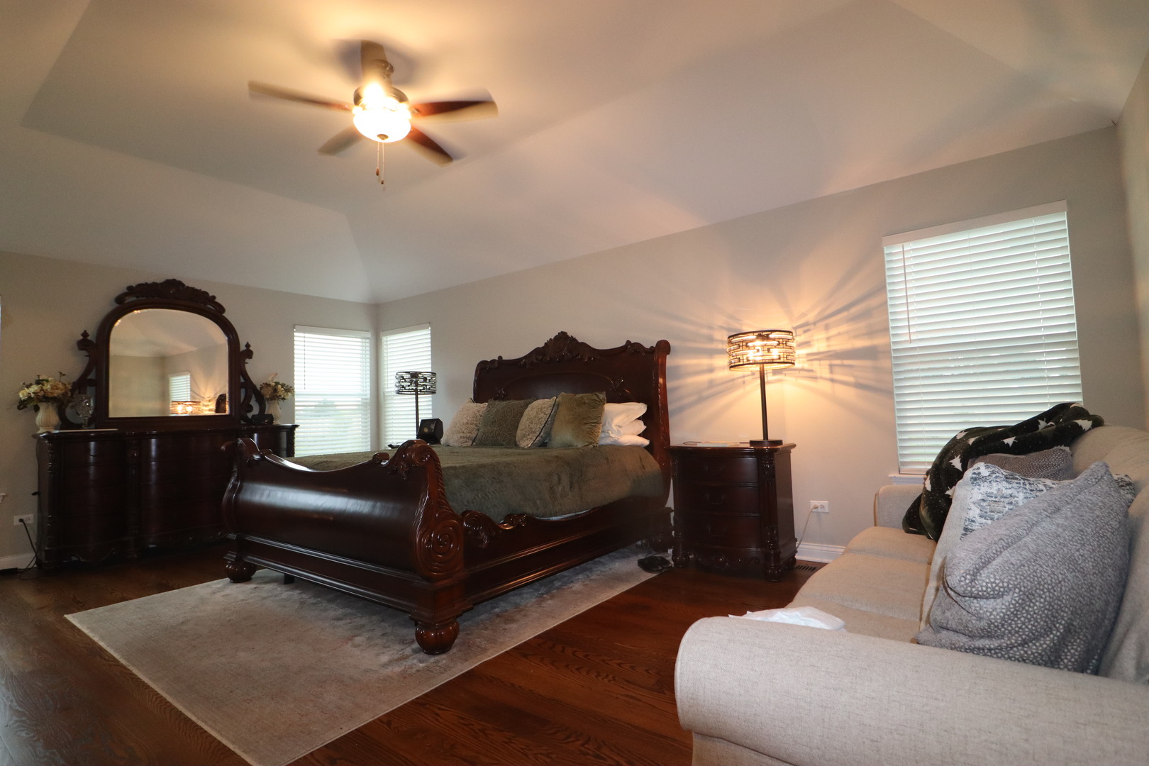 4215 Chinaberry Lane, Naperville, IL 60564