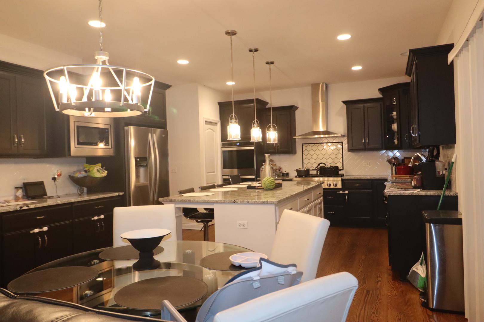 4215 Chinaberry Lane, Naperville, IL 60564
