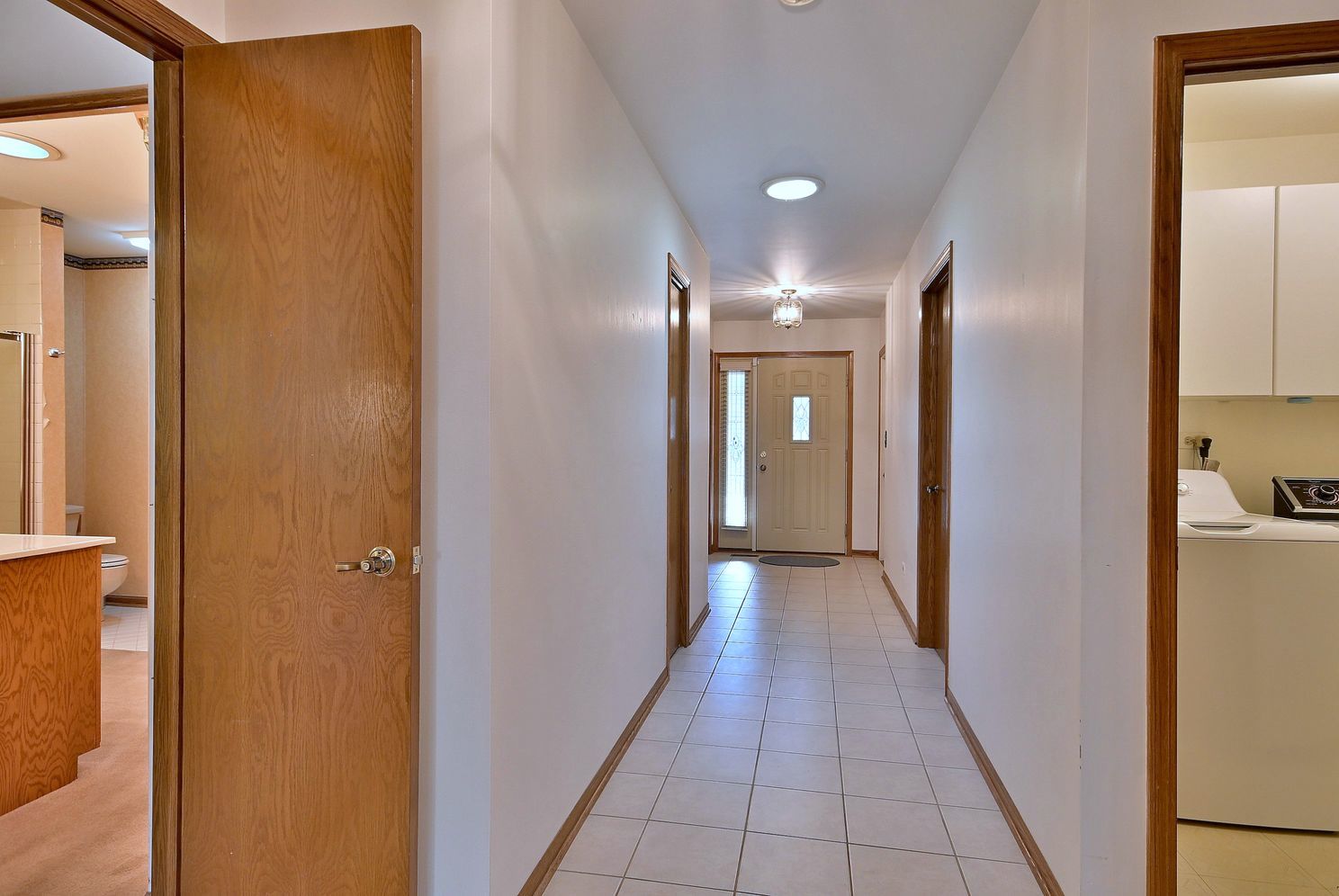 227 Royal Lane, Bloomingdale, IL 60108