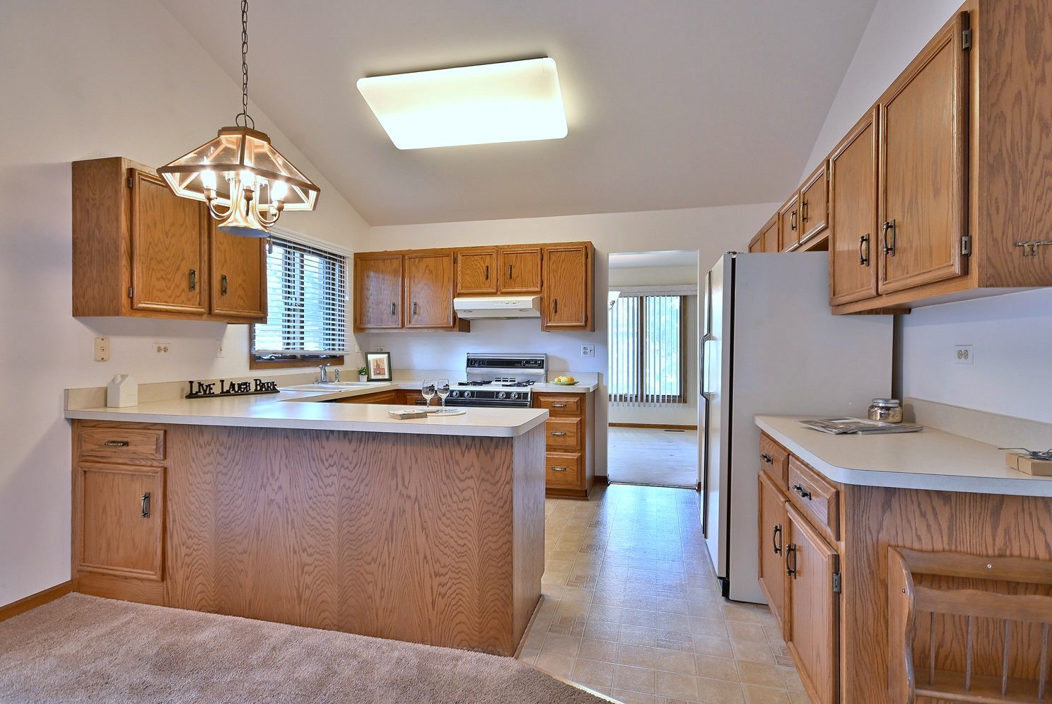 227 Royal Lane, Bloomingdale, IL 60108