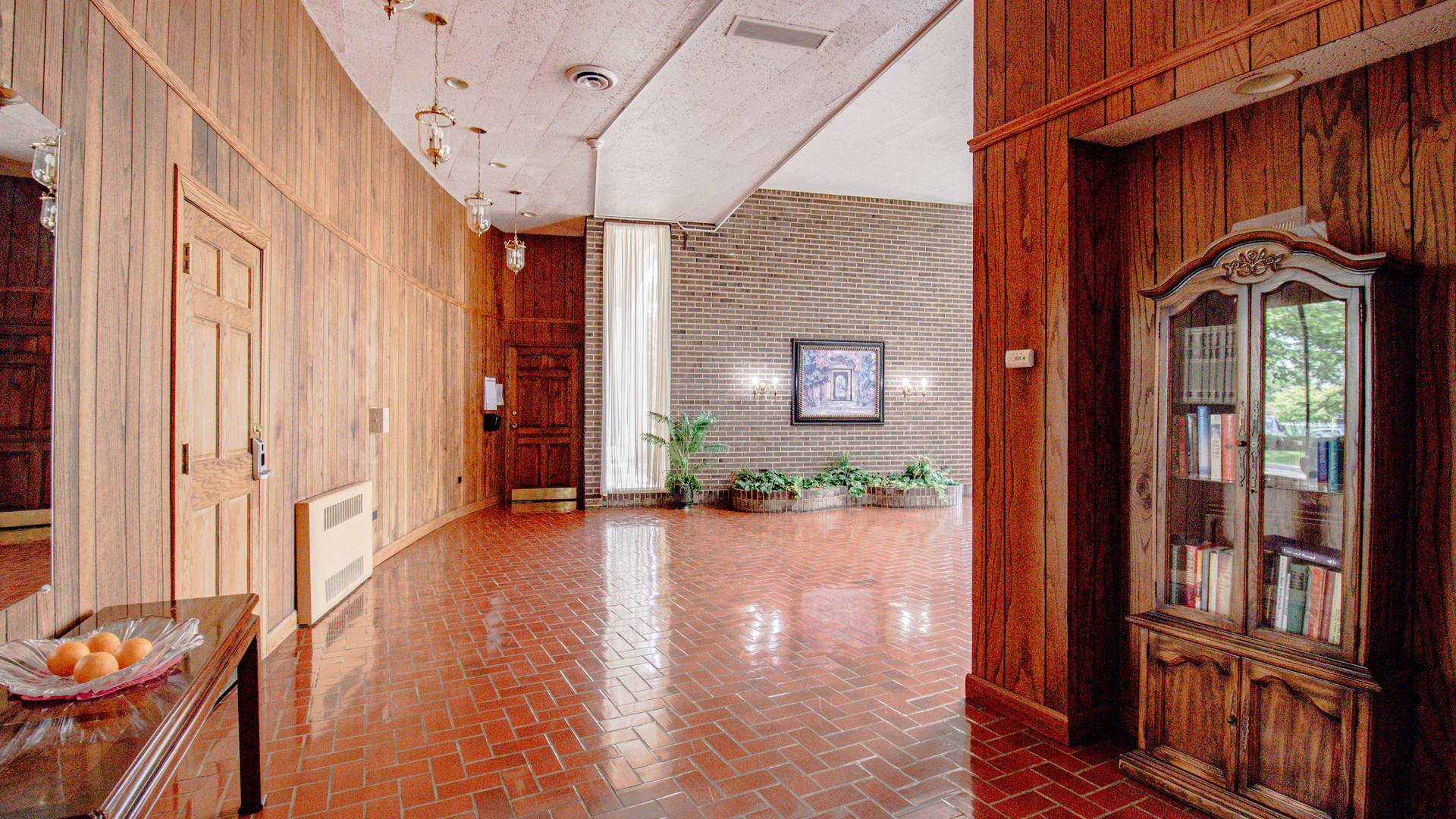 20 N Tower Road #1M, Oak Brook, IL 60523