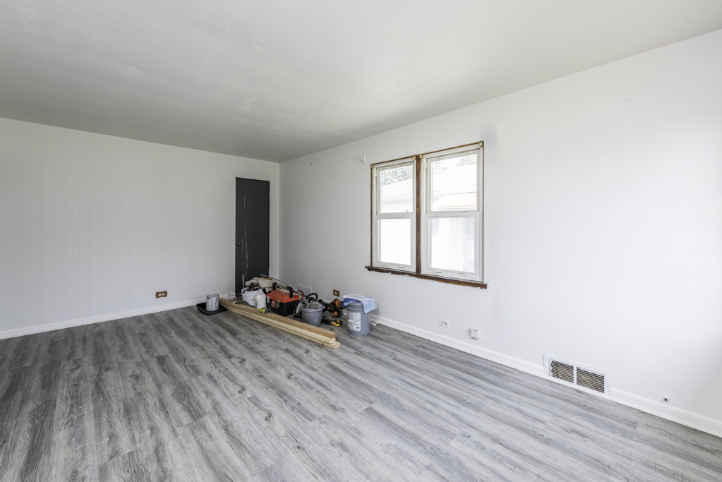 802 PINE Street, Waukegan, IL 60085