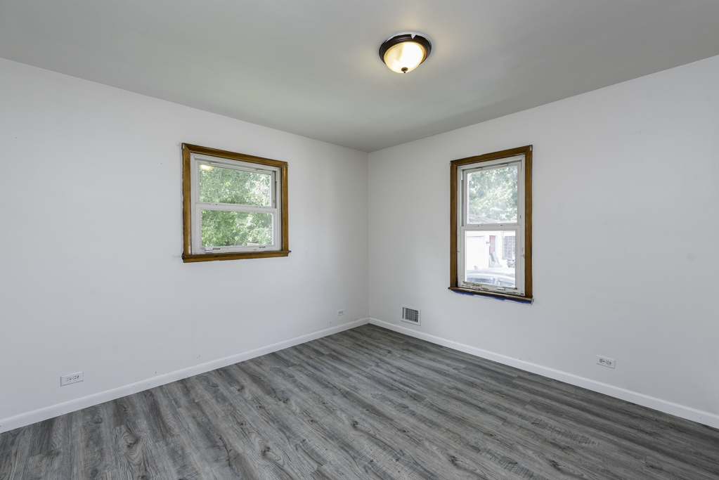 802 PINE Street, Waukegan, IL 60085