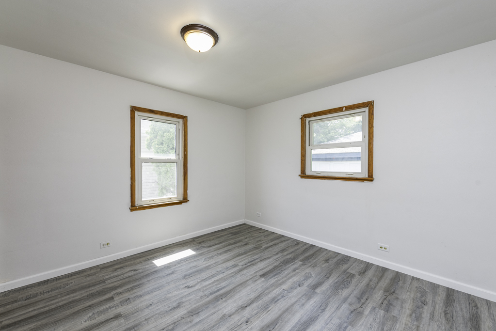 802 PINE Street, Waukegan, IL 60085