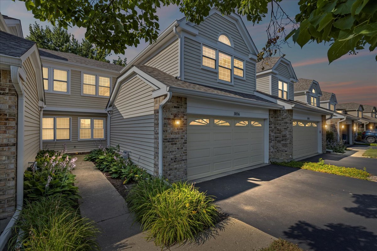 3056 N Daniels Court, Arlington Heights, IL 60004