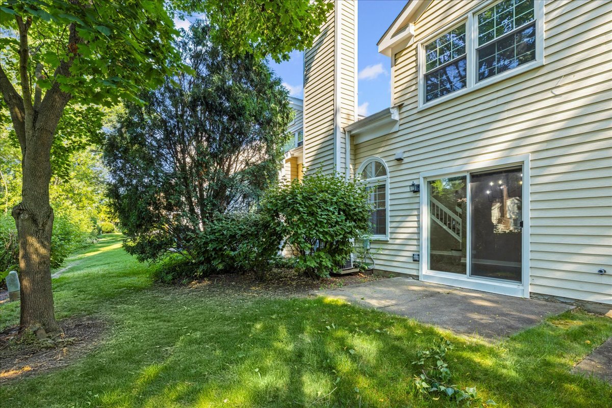 3056 N Daniels Court, Arlington Heights, IL 60004