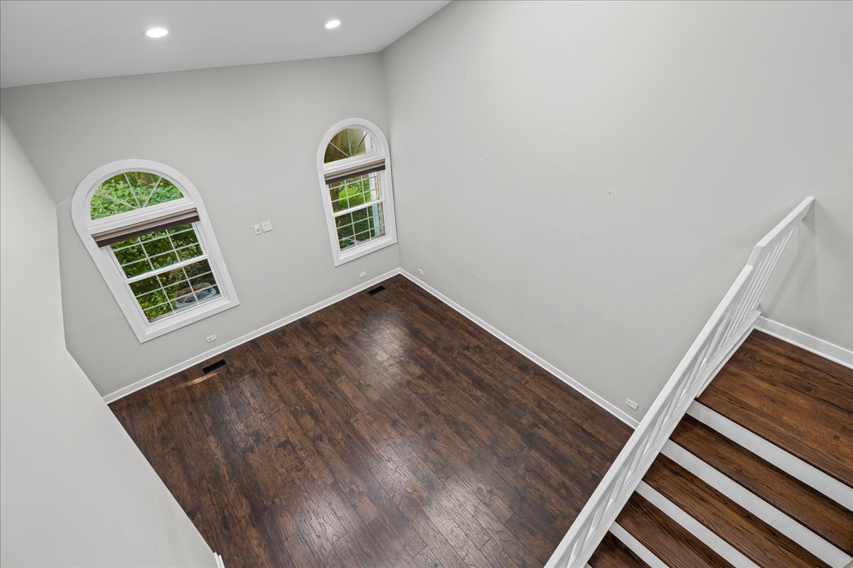 3056 N Daniels Court, Arlington Heights, IL 60004