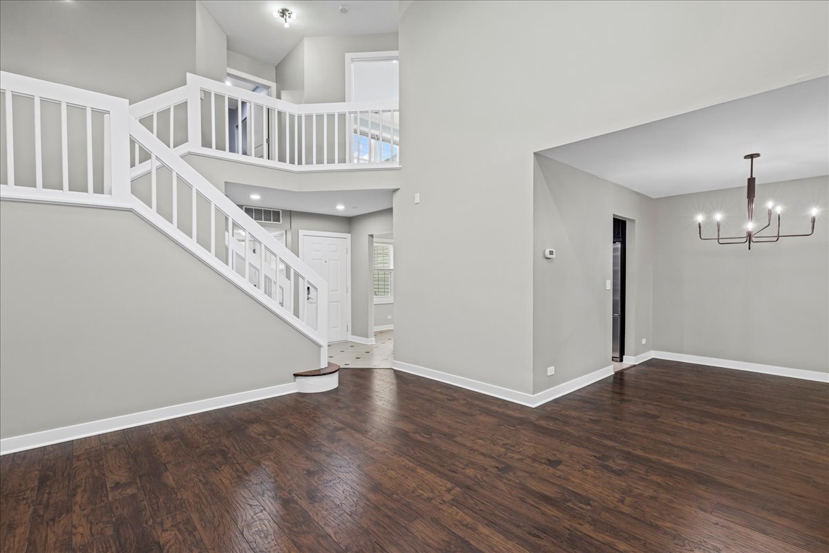 3056 N Daniels Court, Arlington Heights, IL 60004