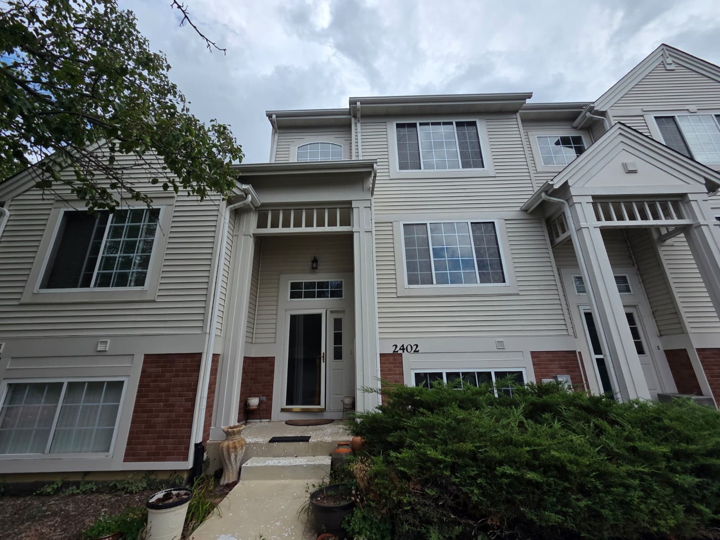 2402 Oakfield Court, Aurora, IL 60503
