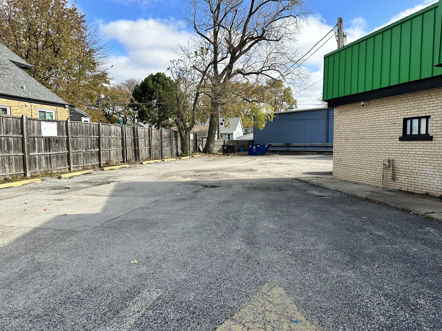 5725 N Northwest Highway, Chicago, IL 60630