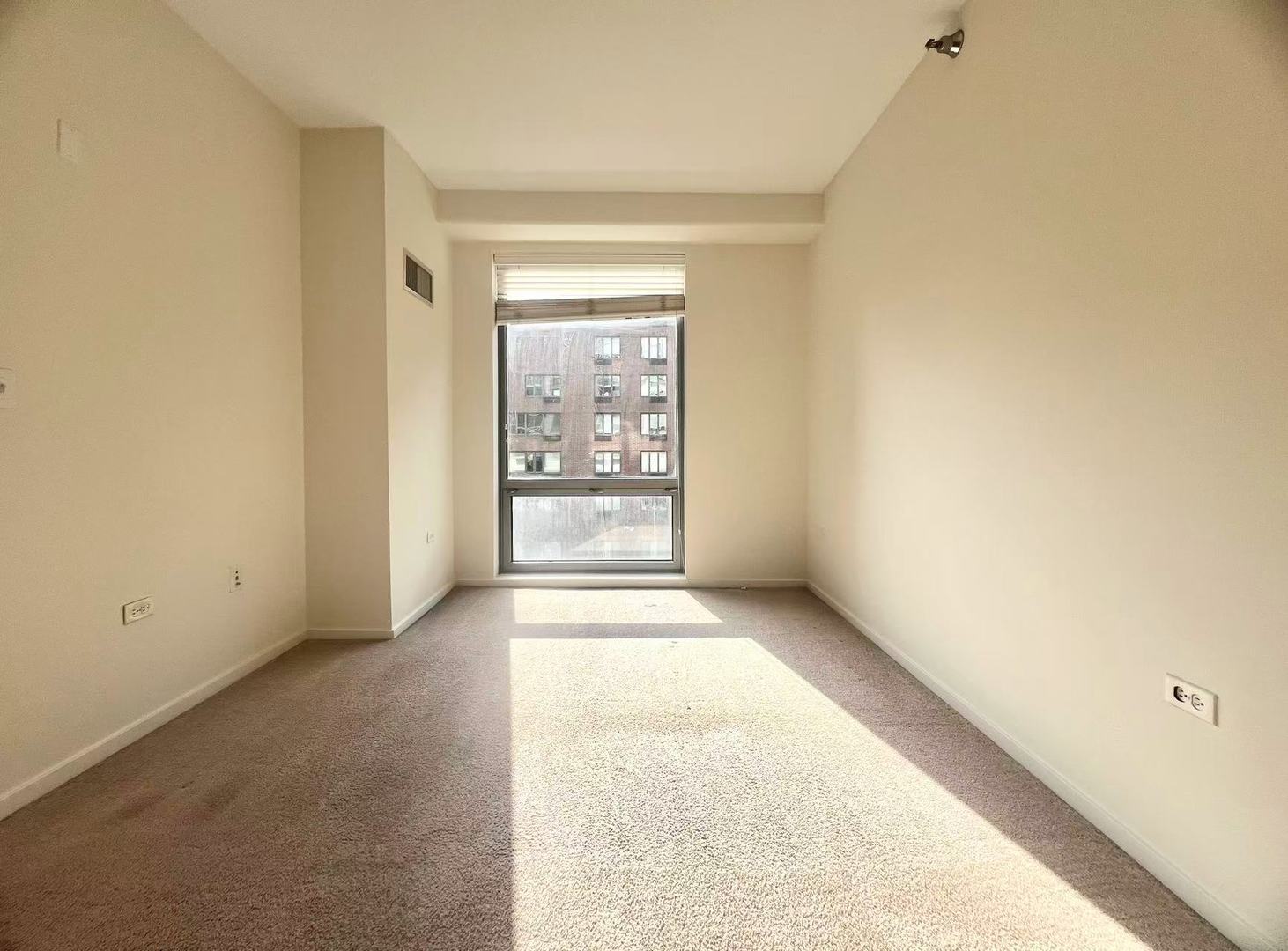 1 E 8th Street #307, Chicago, IL 60605