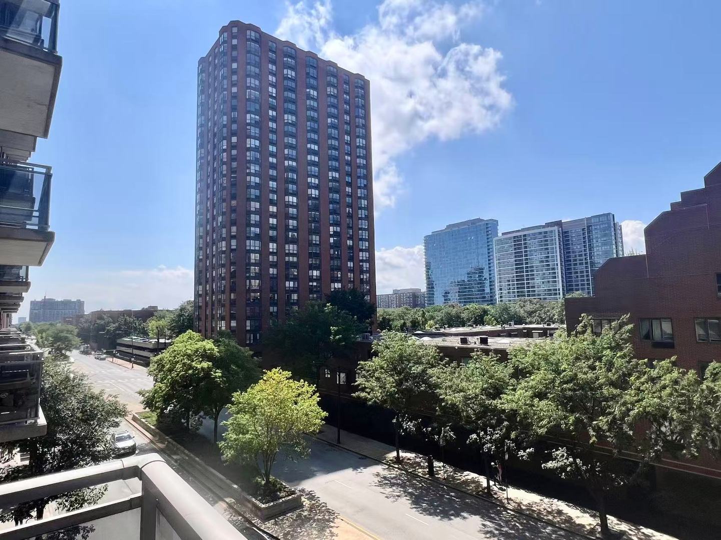 1 E 8th Street #307, Chicago, IL 60605