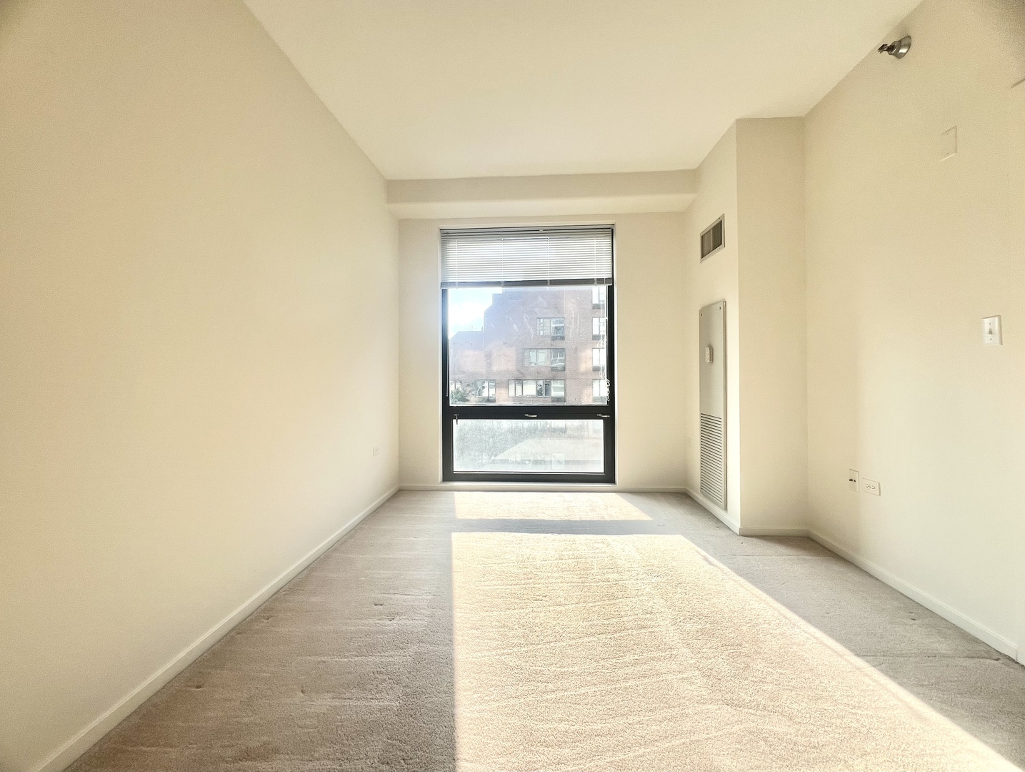 1 E 8th Street #307, Chicago, IL 60605