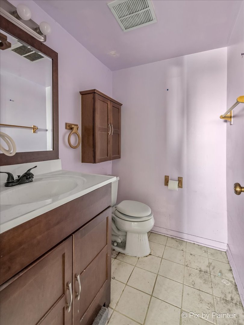 1313 S Rebecca Road #101, Lombard, IL 60148