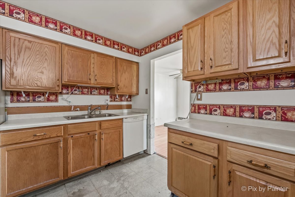 1313 S Rebecca Road #101, Lombard, IL 60148