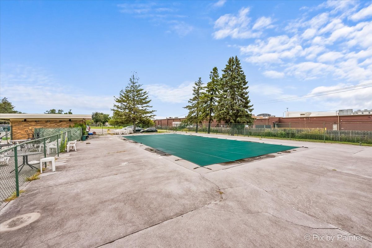 1313 S Rebecca Road #101, Lombard, IL 60148
