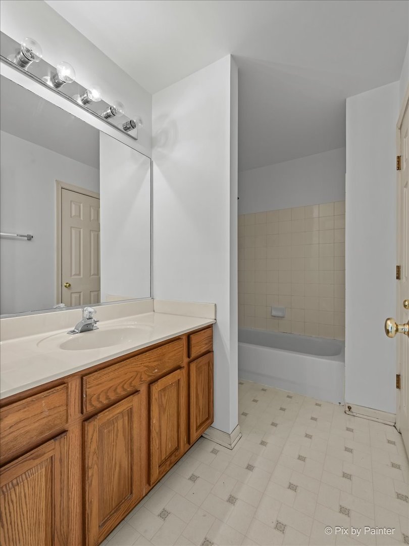 4525 Barharbor Drive, Lake In The Hills, IL 60156