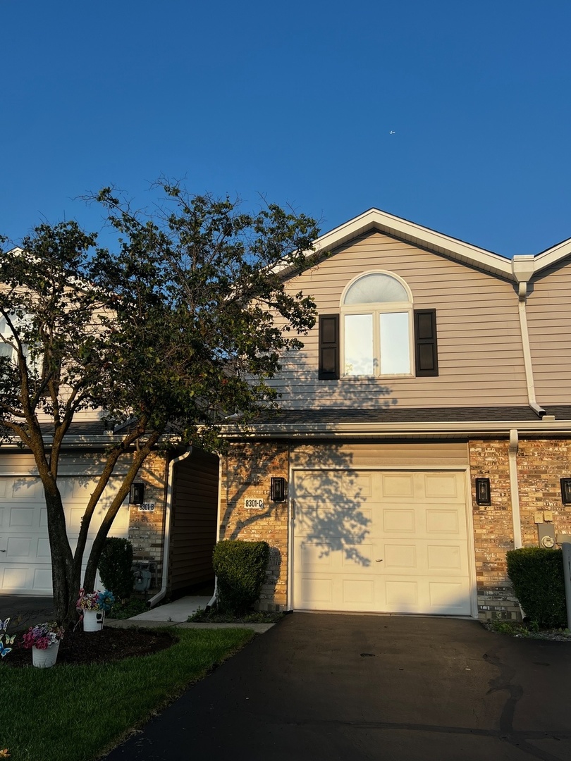 8301 Highpoint Circle #C, Darien, IL 60561