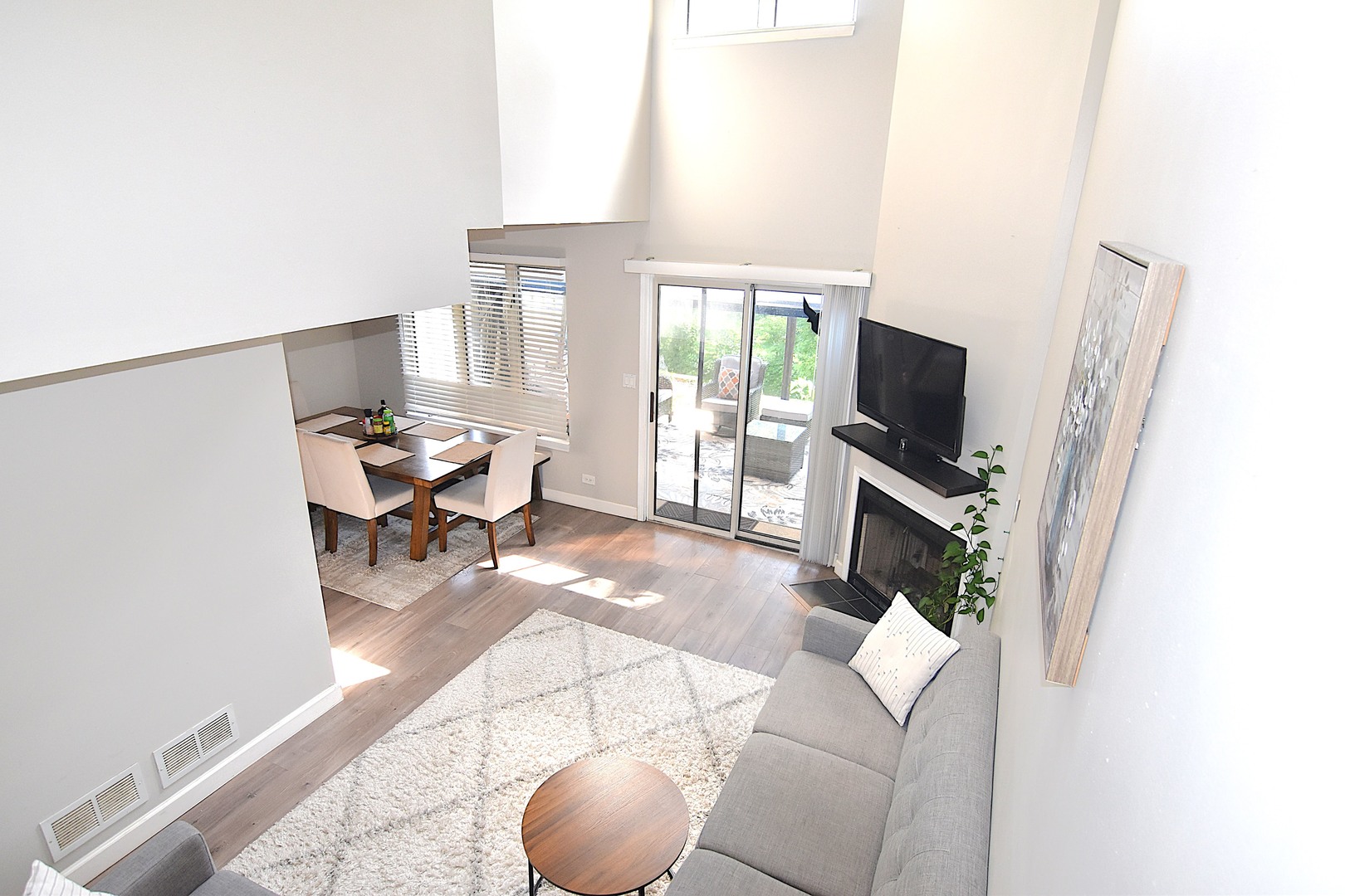 8301 Highpoint Circle #C, Darien, IL 60561