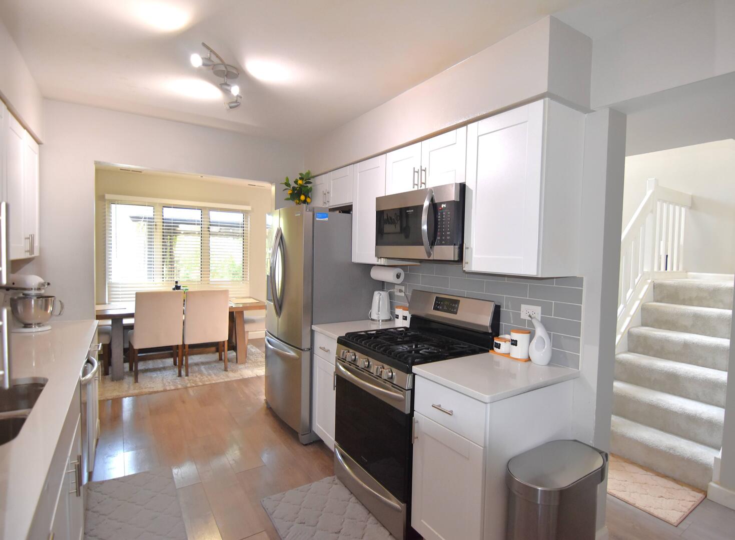 8301 Highpoint Circle #C, Darien, IL 60561