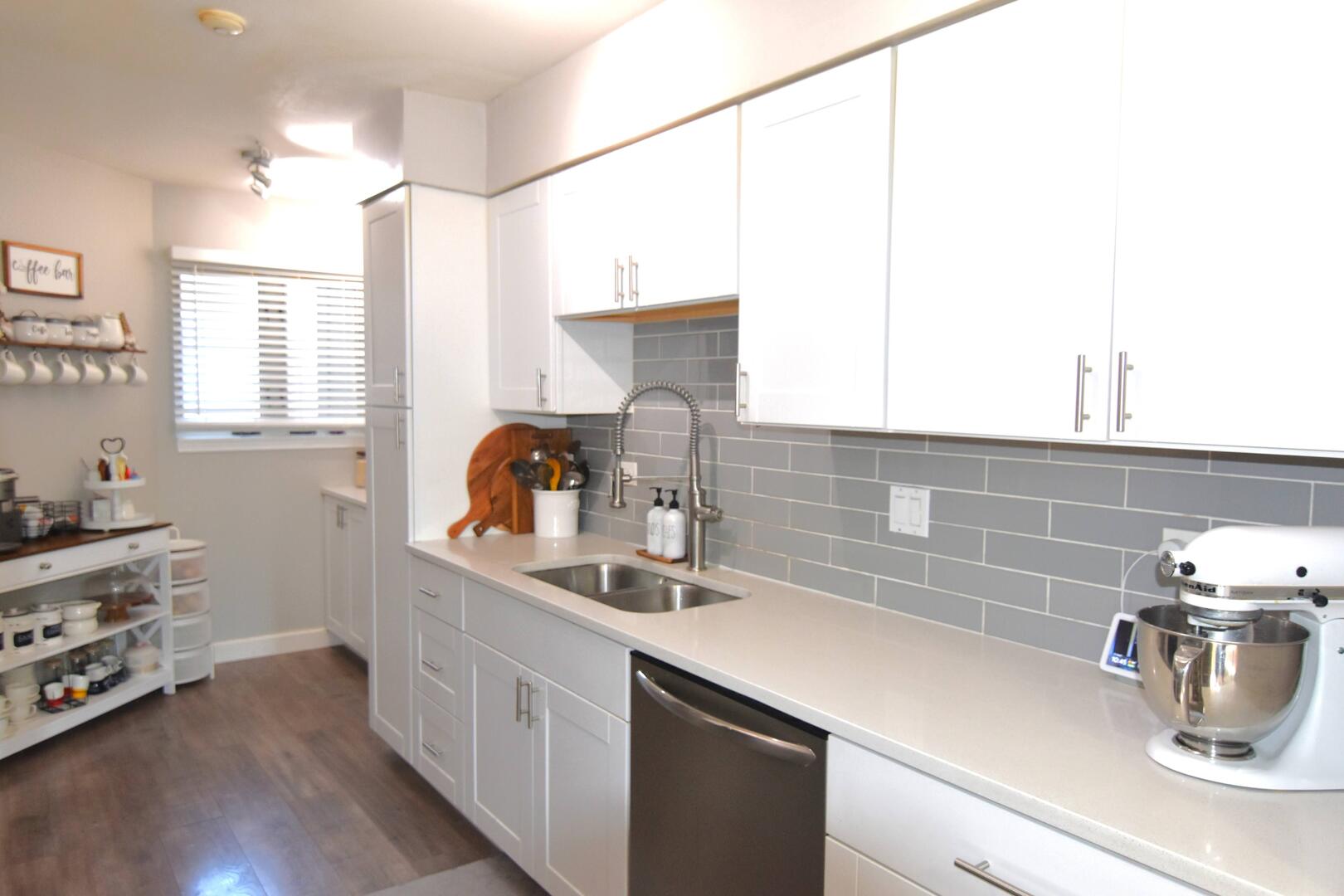 8301 Highpoint Circle #C, Darien, IL 60561