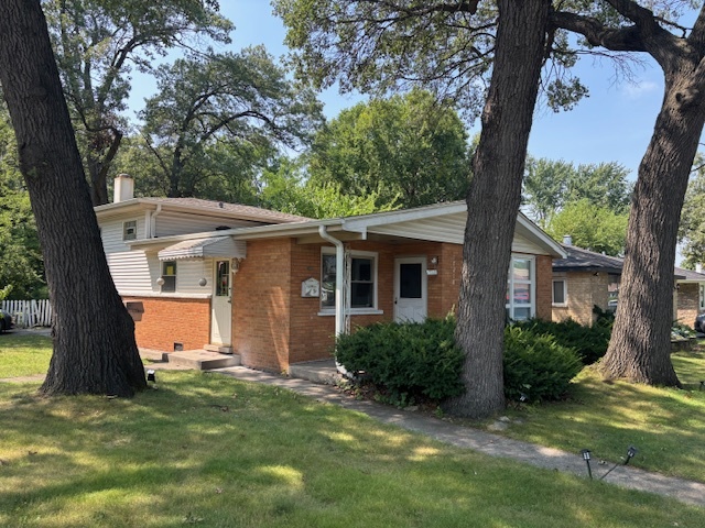 17218 Forestway Drive, East Hazel Crest, IL 60429