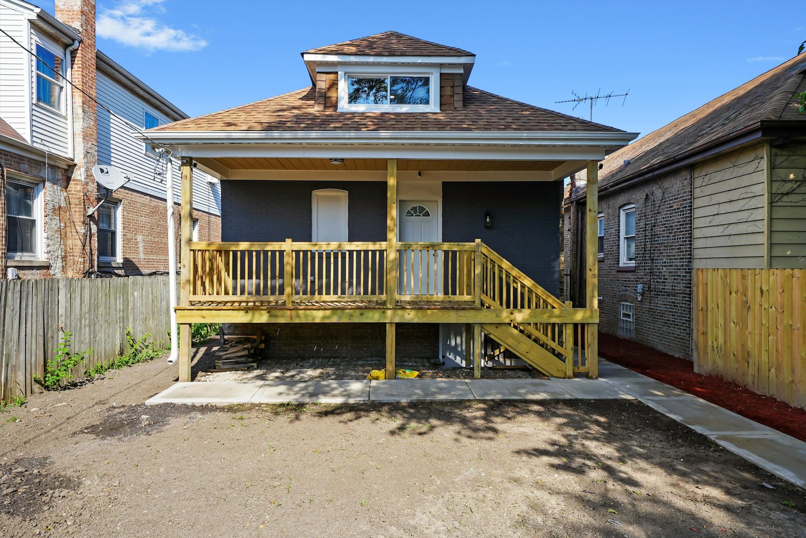 7310 S OAKLEY Avenue, Chicago, IL 60636