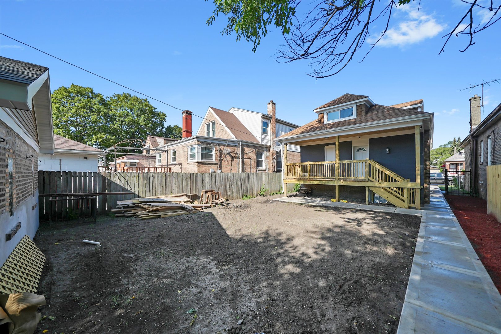 7310 S OAKLEY Avenue, Chicago, IL 60636