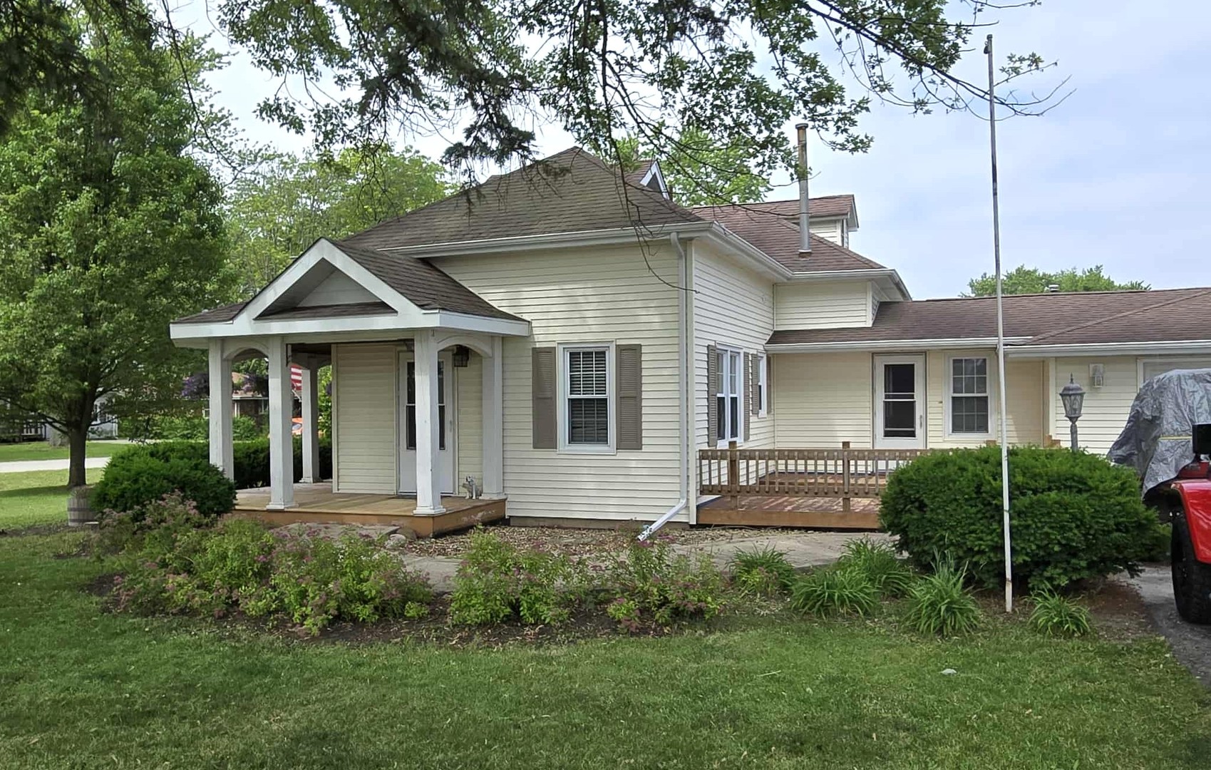 110 May Street, Manhattan, IL 60442