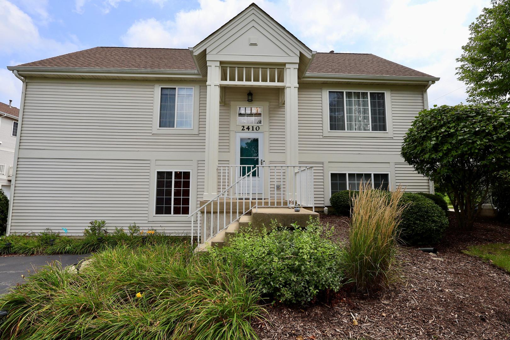 2410 Daybreak Court #3, Elgin, IL 60123