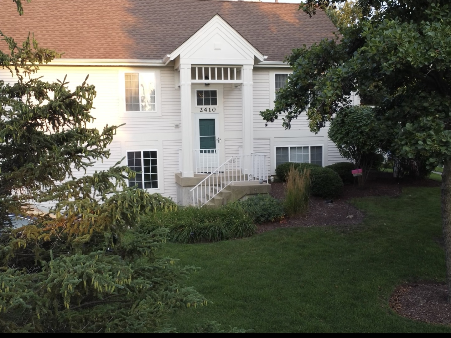 2410 Daybreak Court #3, Elgin, IL 60123